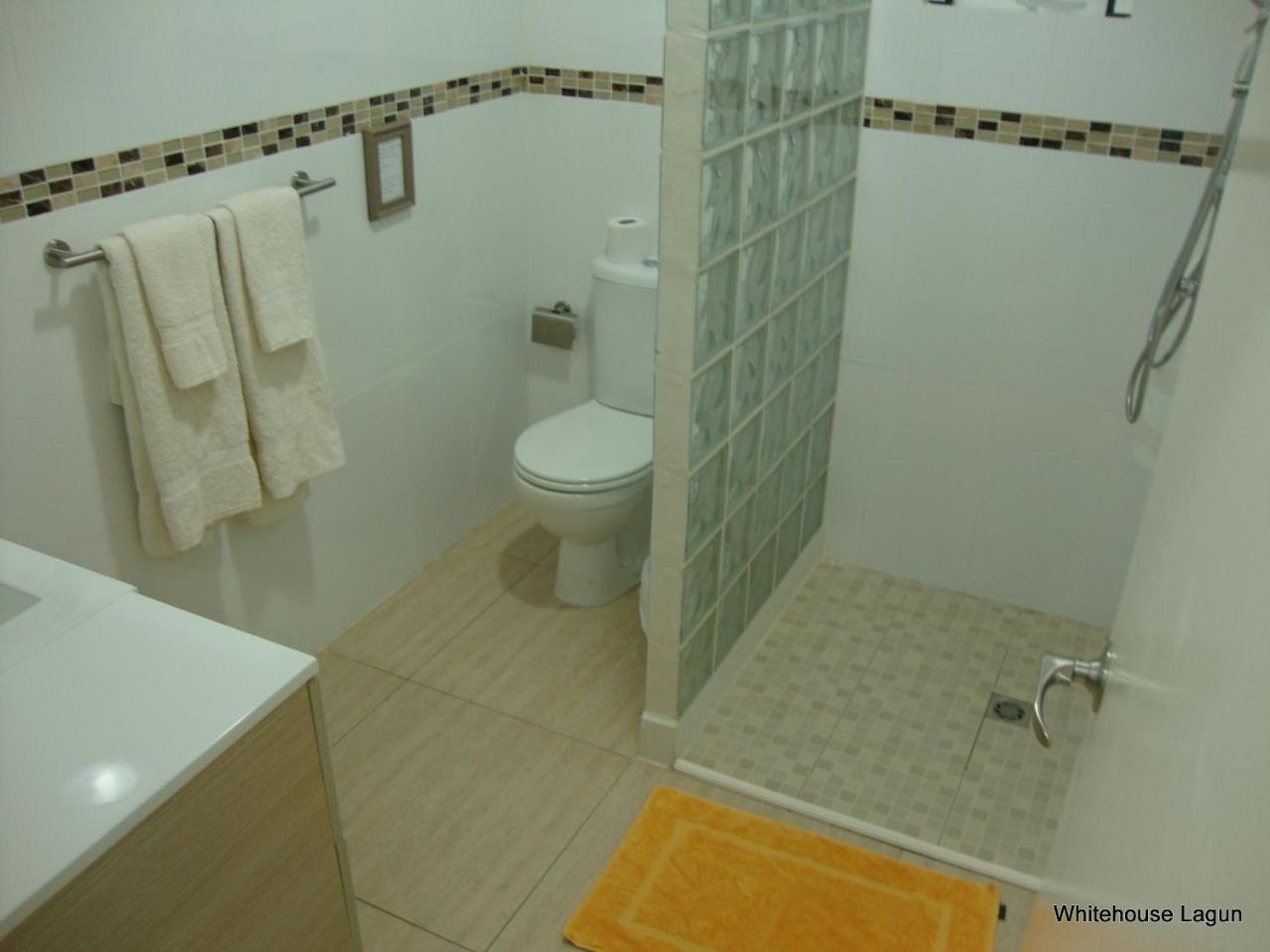 Whitehouse Lagun Apartments Esterno foto